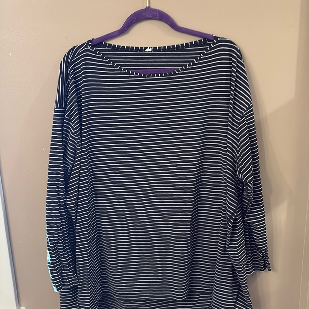 lululemon black white stripe back action, size 20, like new, no tag
